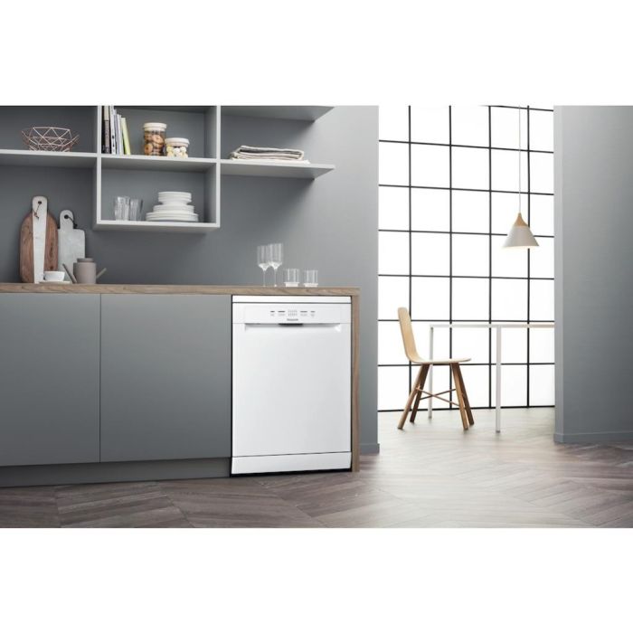 Hotpoint Freestanding Dishwasher HEFC 2B19 C UK N White