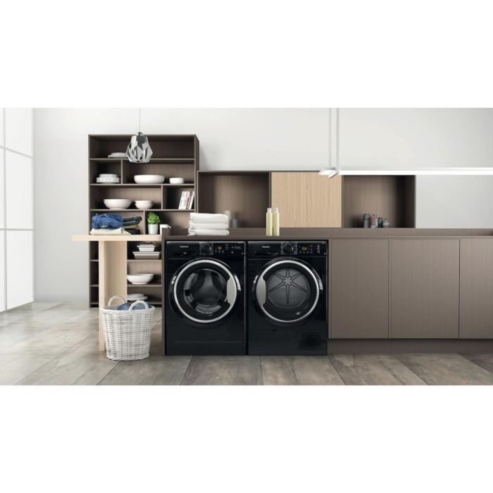 Hotpoint Crease Care NT M11 92BSK UK 9kg Heat Pump Tumble Dryer