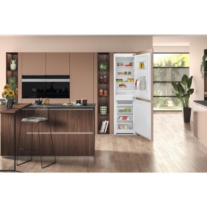 Hotpoint HMCB 50502 UK Integrated Fridge Freezer - White