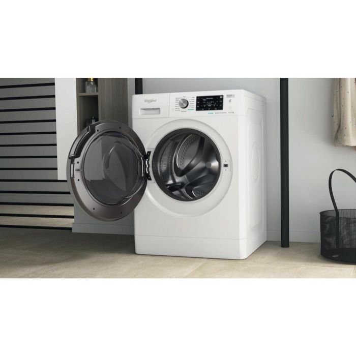 Whirlpool FFWDD1174269BSVUK Washer Dryer