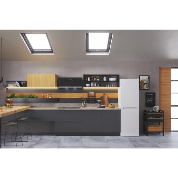 Hotpoint HCIH50TI1W1 Freestanding Fridge Freezer
