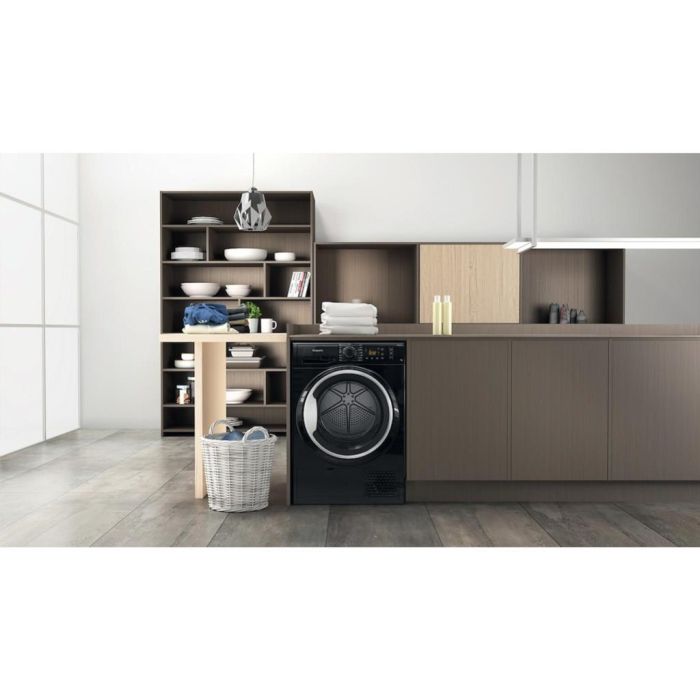 Hotpoint Crease Care NT M11 92BSK UK 9kg Heat Pump Tumble Dryer