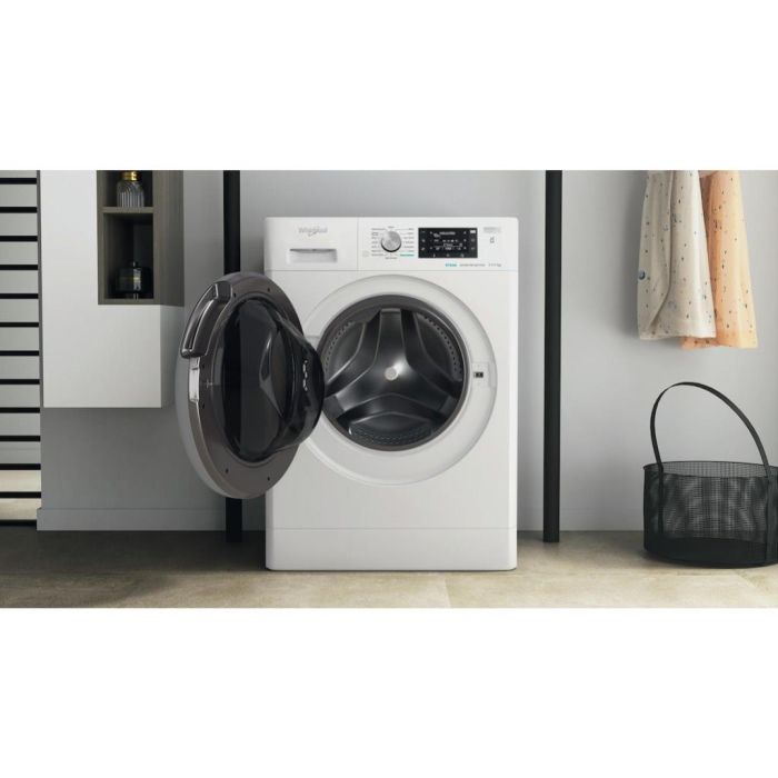 Whirlpool FFWDD1174269BSVUK Washer Dryer