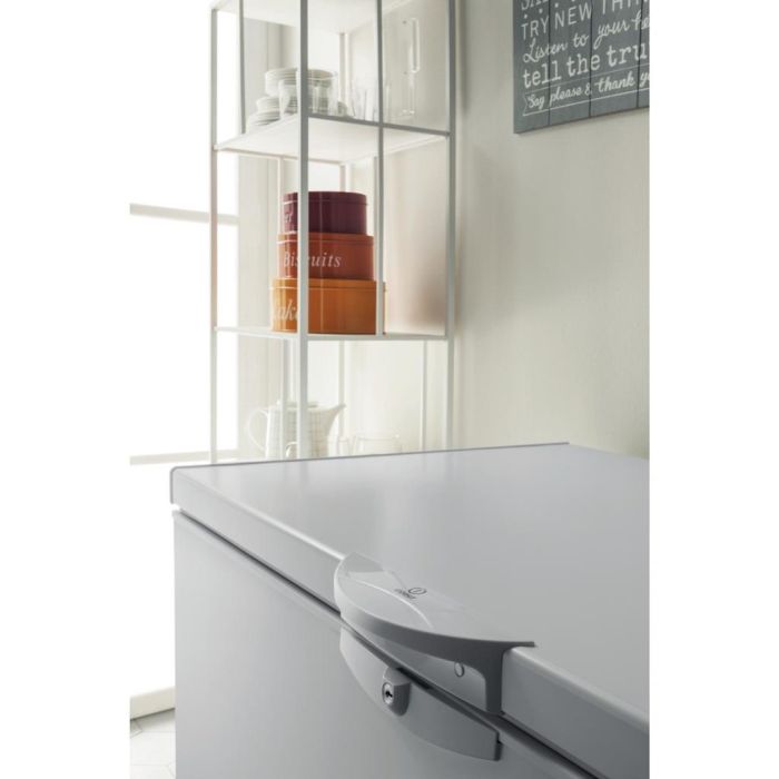 Indesit OS 2A 200 H2 1 Chest Freezer - White