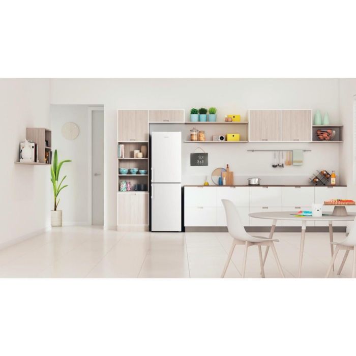 Indesit IB55 732 W UK Low Frost Fridge Freezer - White