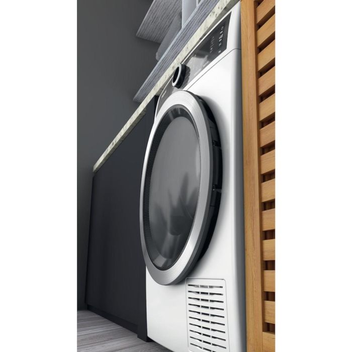Hotpoint H8 D93WB UK Freestanding 9kg Heat Pump Tumble Dryer - White