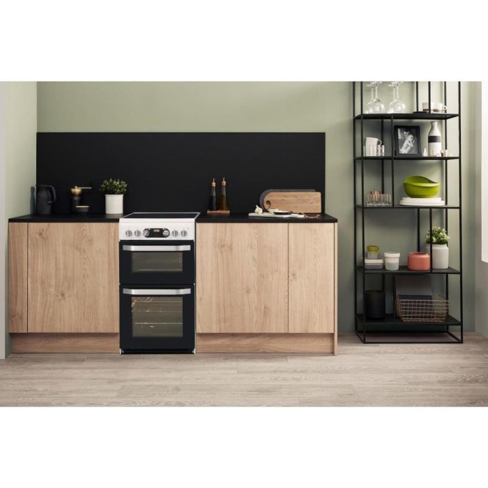 Hotpoint HD5V93CCW/UK Electric Freestanding Double Cooker - White