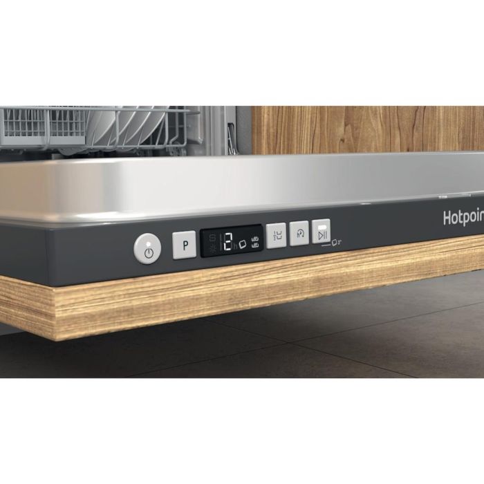 Hotpoint integrated dishwasher: full size