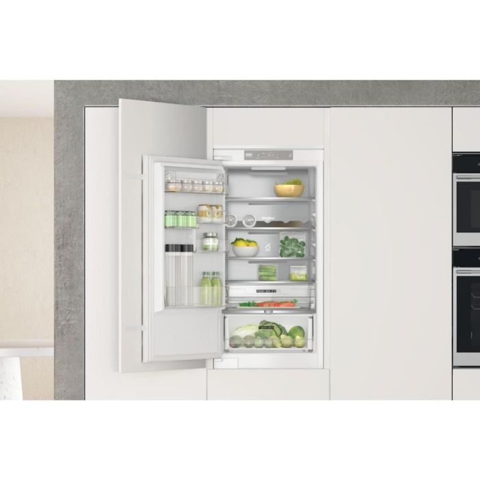 Whirlpool WHC18 T332 P UK Built-In Fridge Freezer