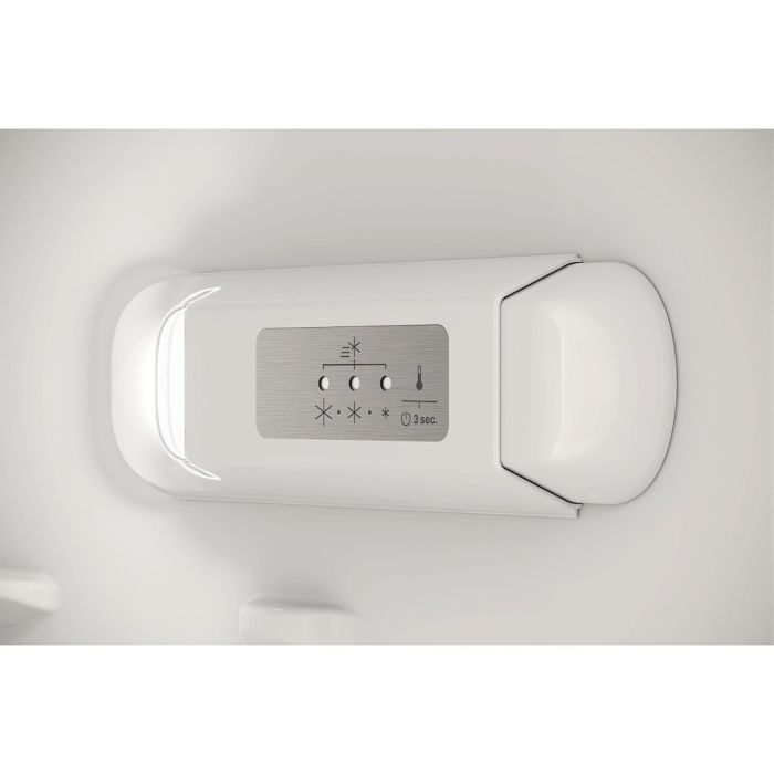 Hotpoint HTSD18A011A1 Integrated Fridge