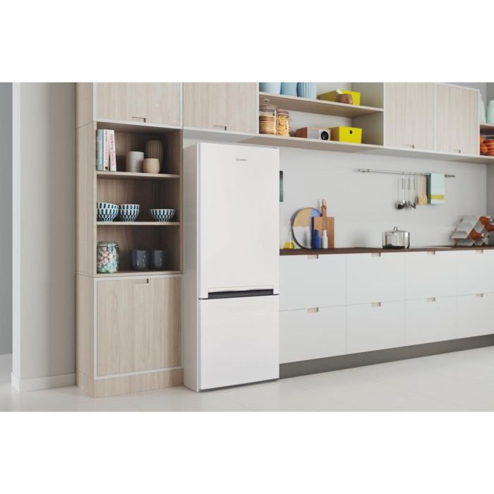 Indesit LI6 S2E W UK Freestanding Fridge Freezer - White