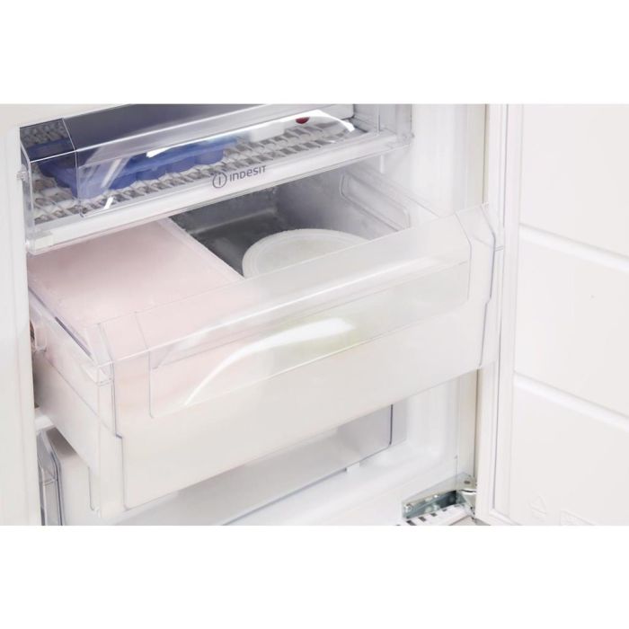 Indesit INBUFZ011 Built-Under Freezer