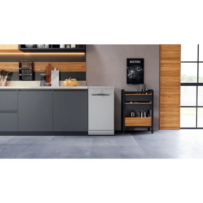 Hotpoint HF9E 1B19 S UK Slimline Freestanding Dishwasher