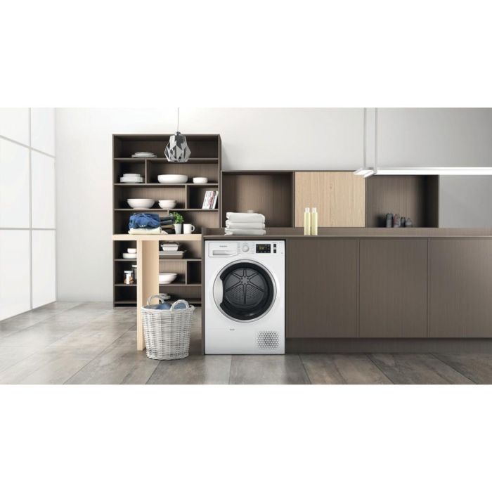 Hotpoint NT M11 92SK ActiveCare Freestanding 9kg Heat Pump Tumble Dryer - White