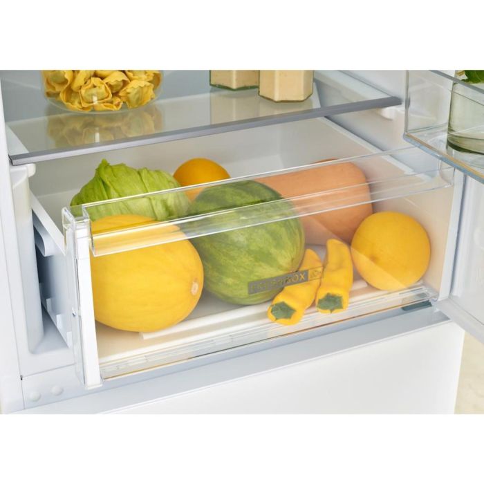 Whirlpool W5 821E W UK Freestanding Fridge Freezer