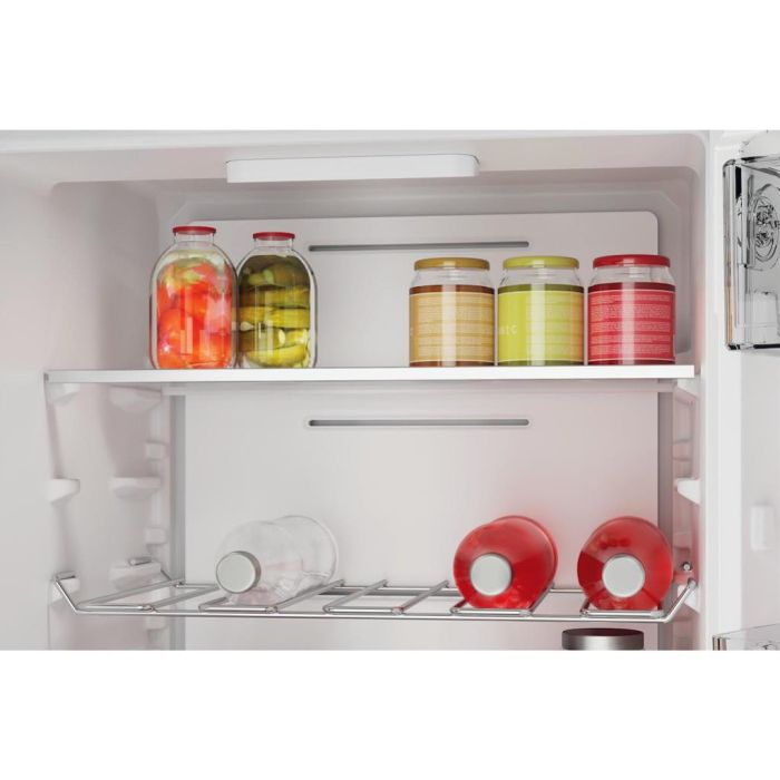Hotpoint HTC20 T322 UK Total No Frost Integrated Fridge Freezer