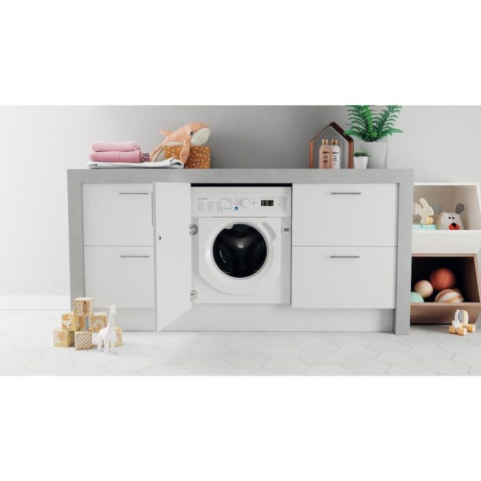 Indesit BI WMIL 81485 UK Built-In Washing Machine
