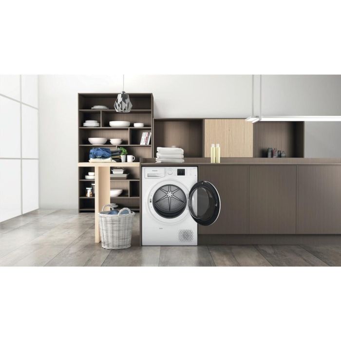 Hotpoint NT M10 81WK Freestanding 8kg Heat Pump Tumble Dryer - White