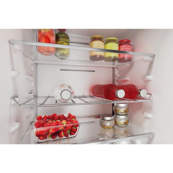 Hotpoint HTC20 T322 UK Total No Frost Integrated Fridge Freezer