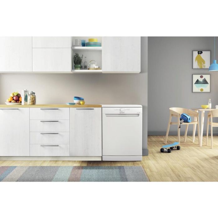 Indesit Dishwasher: full size, white colour - D2F HK26  UK