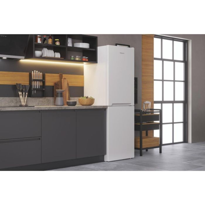 Hotpoint HCIH50TI1W1 Freestanding Fridge Freezer