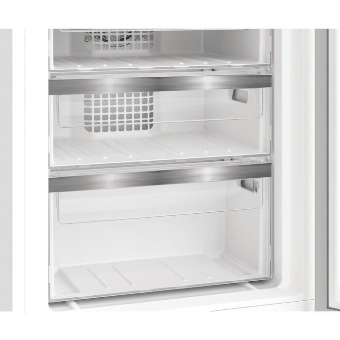 Hotpoint HPKH 1262B4 UK Integrated No Frost 50/50 Fridge Freezer