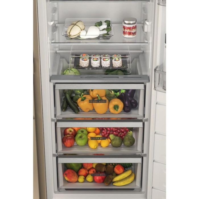 Whirlpool WHSD18A033C1 Integrated Fridge