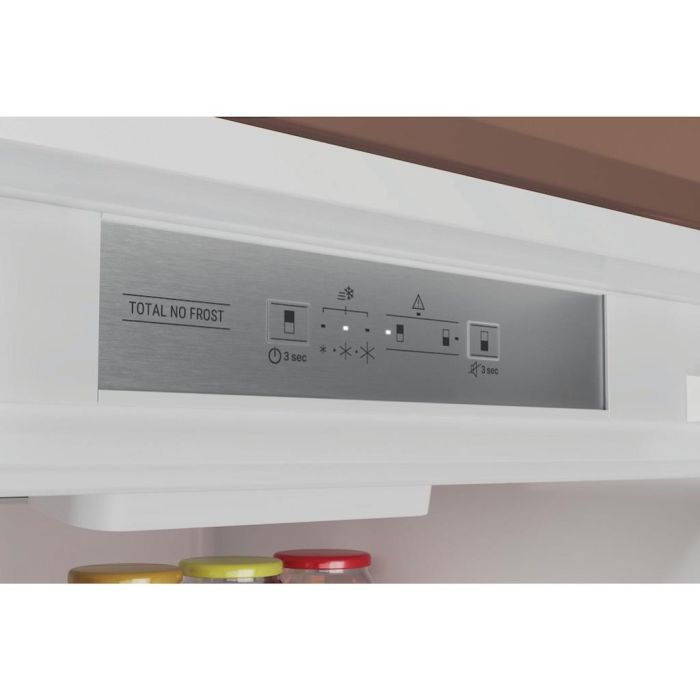 Hotpoint HTC20 T322 UK Total No Frost Integrated Fridge Freezer