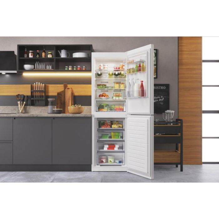 Hotpoint HCIH50TI1W1 Freestanding Fridge Freezer