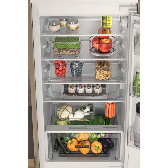 Whirlpool WHC18D041A1 Built-In Fridge Freezer