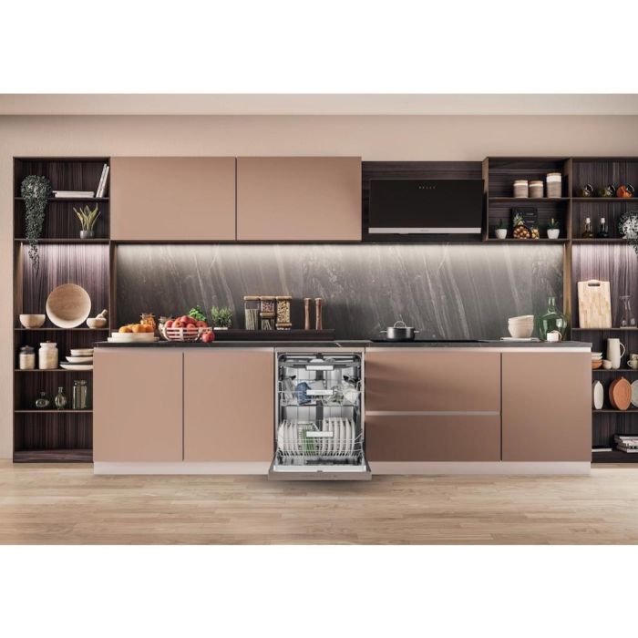 Hotpoint H7F HP43 X UK Maxi Space Freestanding 15 Place Settings Dishwasher
