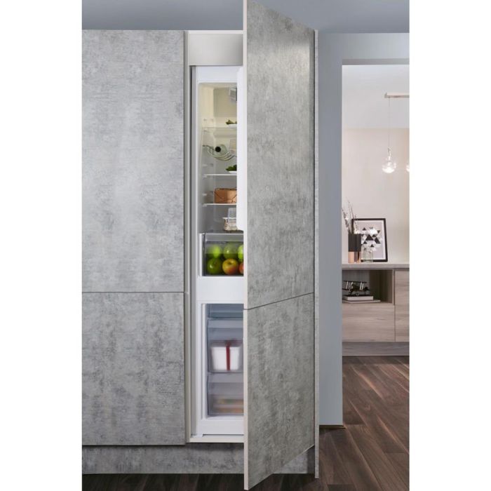 Hotpoint HMCB 70302 UK Low Frost Integrated Fridge Freezer