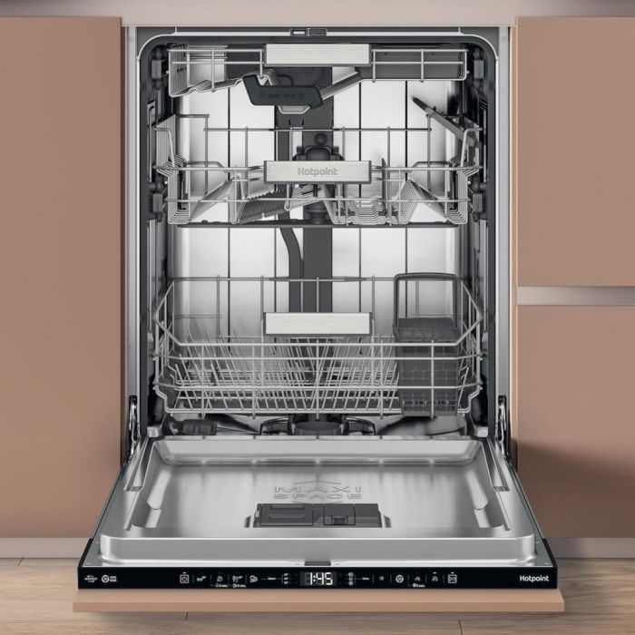 Hotpoint H8I HT59 LS UK Hydroforce Built-In 14 Place Setting Dishwasher