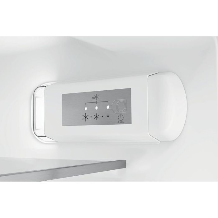 Hotpoint HBUL011.UK Undercounter Integrated Fridge