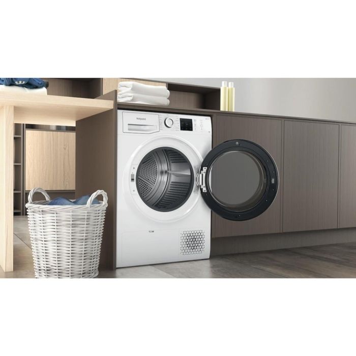 Hotpoint NT M10 81WK Freestanding 8kg Heat Pump Tumble Dryer - White