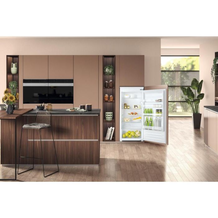 Hotpoint HS 12 A1 D.UK 2 Built-In Larder Fridge