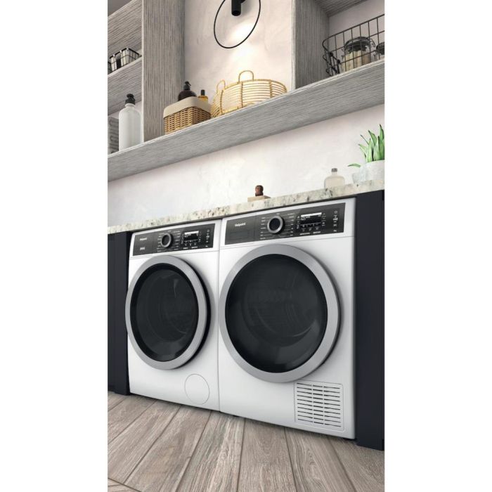 Hotpoint H8 D93WB UK Freestanding 9kg Heat Pump Tumble Dryer - White