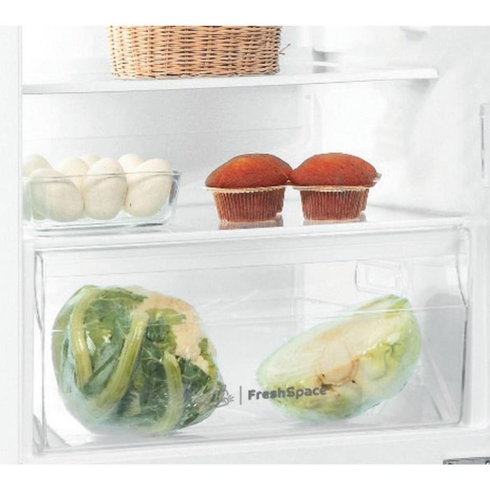 Indesit BI 18A2 D/I UK Low Frost Integrated Fridge Freezer