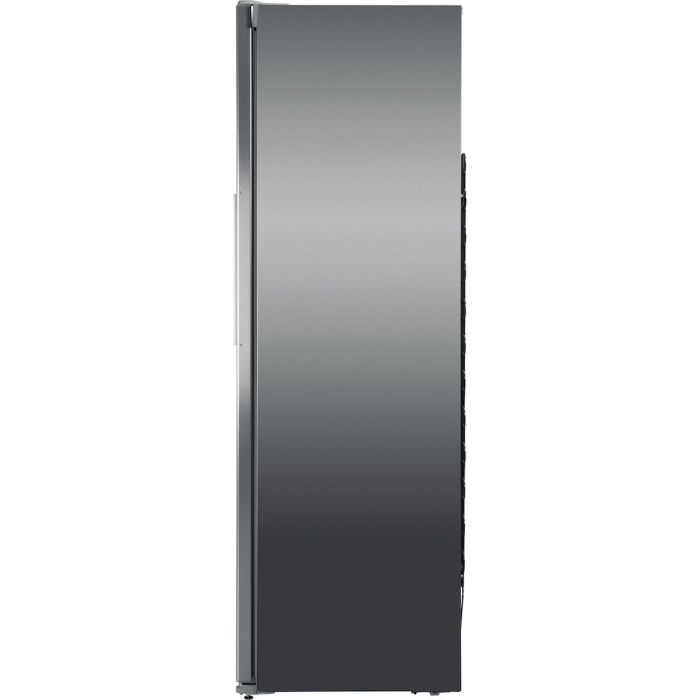 Whirlpool SW82QXR Freestanding Tall Larder Fridge