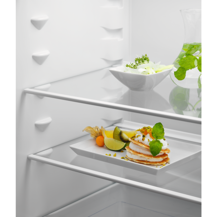 Zanussi Series 60 ZNNN18ES3 Built-In NoFrost Fridge Freezer