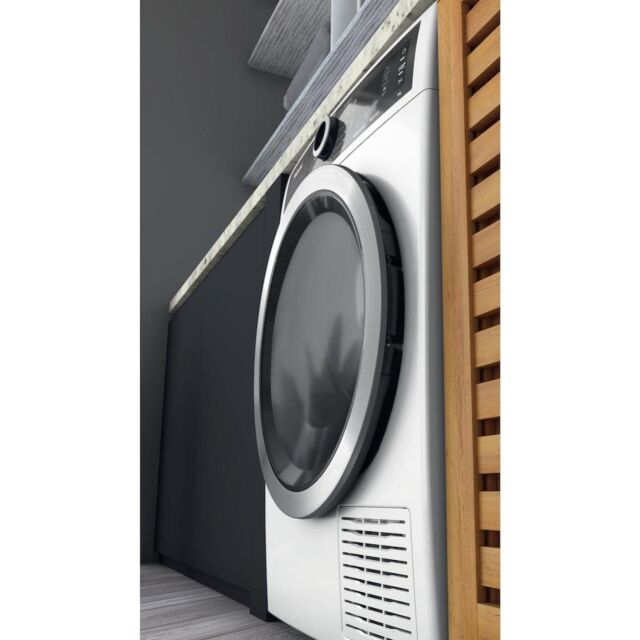 Hotpoint H8 D94WB UK Freestanding 9kg Heat Pump Tumble Dryer - White